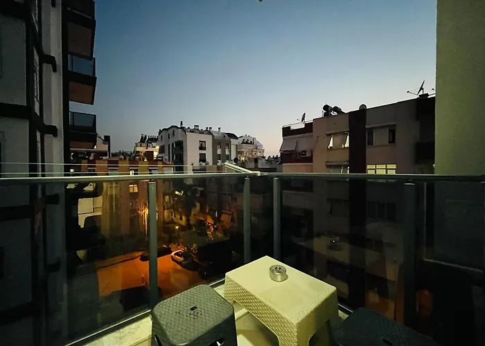 13 Luxury With Elevator In The Center